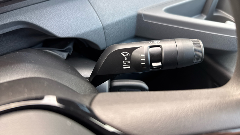 Renault Master Mwb Diesel Fwd MM35 Blue dCi 130 Advance Medium Roof Van